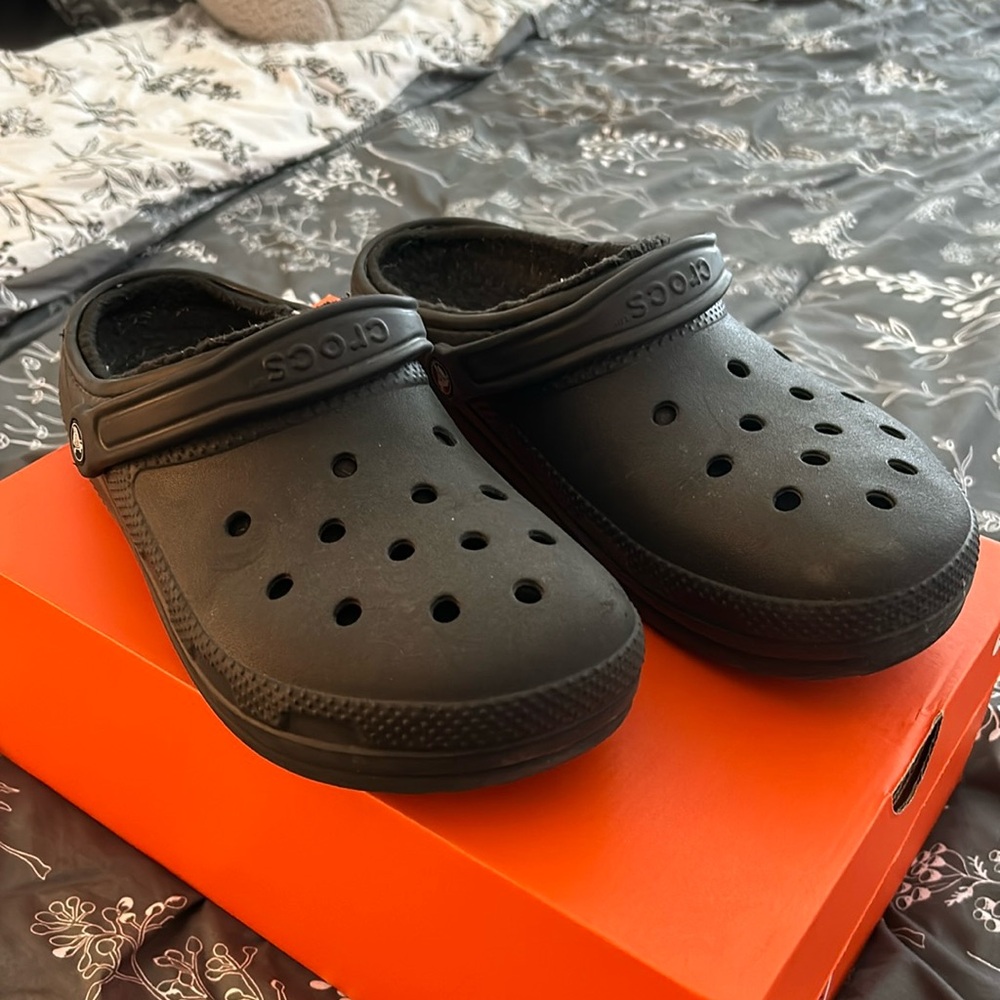 Crocs with liner size 11
